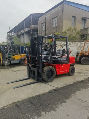 3 tonnellate di carrello elevatore usato TOYOTA 5f30 in buone condizioni di funzionamento per officine di riparazione di macchine