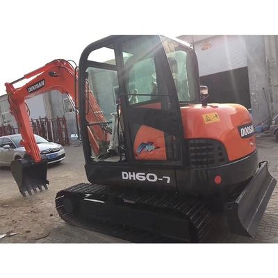 Corea del Sud Usato Doosan DH60-7 60 60DX Piccolo mini escavatore con pompa idraulica originale