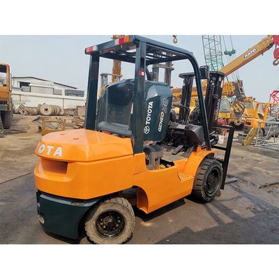 Camioni elevatori giapponesi Toyota 7f30 Diesel 3Ton Telehandler Larghezza della forchetta di routine