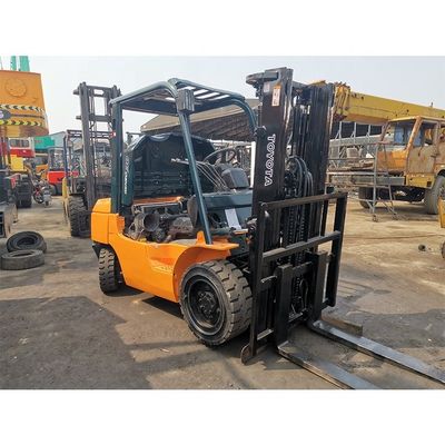 Camioni elevatori giapponesi Toyota 7f30 Diesel 3Ton Telehandler Larghezza della forchetta di routine