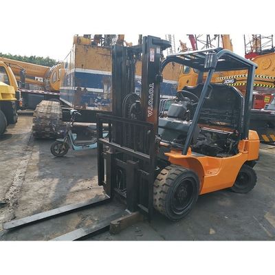 Camioni elevatori giapponesi Toyota 7f30 Diesel 3Ton Telehandler Larghezza della forchetta di routine