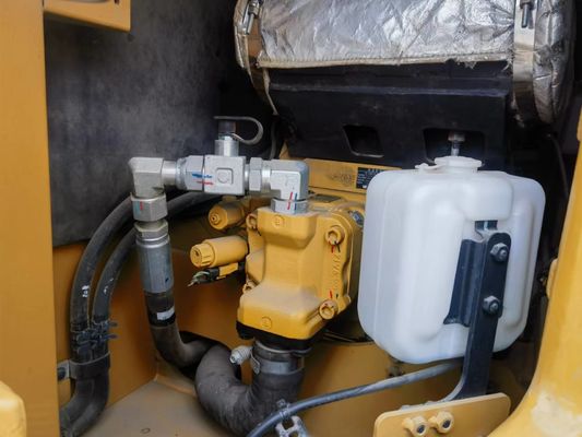 Escavatore usato CAT 307.5 con valvola idraulica originale e binari in gomma provenienti dal Giappone