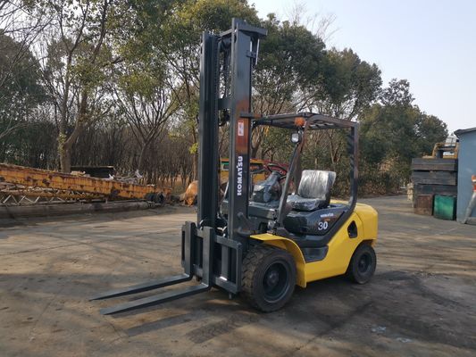 Giappone Komatsu FD30-16 FD25 FD30T-16 FD30 2.5 tonnellate 3 tonnellate 5 tonnellate carrelli elevatori diesel