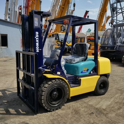 1200 mm lunghezza della forchetta Komatsu FD30-14 3TON carrello elevatore per ristoranti di seconda mano 2stadi 3stadi