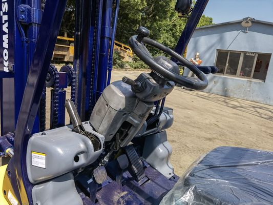 1200 mm lunghezza della forchetta Komatsu FD30-14 3TON carrello elevatore per ristoranti di seconda mano 2stadi 3stadi