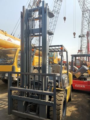 Le macchine per carrelli elevatori Komatsu da 2,5 tonnellate a 3,5 tonnellate in buone condizioni.