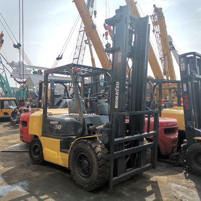 Usato Komatsu FD50 5 tonnellate carrello elevatore giapponese attrezzatura di sollevamento in ottime condizioni