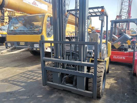 Usato Komatsu FD50 5 tonnellate carrello elevatore giapponese attrezzatura di sollevamento in ottime condizioni