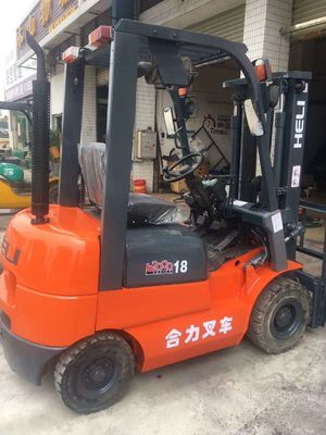 1800 kg HELI CPCD18 usato 1.8 tonnellate carrello elevatore diesel con cambio laterale in ottime condizioni