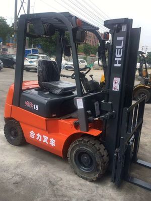 1800 kg HELI CPCD18 usato 1.8 tonnellate carrello elevatore diesel con cambio laterale in ottime condizioni