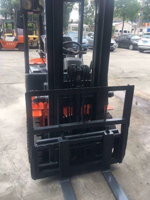1800 kg HELI CPCD18 usato 1.8 tonnellate carrello elevatore diesel con cambio laterale in ottime condizioni