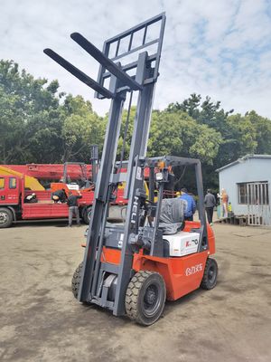 Camion elevatore a forchetta potente a motore diesel da 3 tonnellate con cambio laterale e lunghezza di forchetta di routine