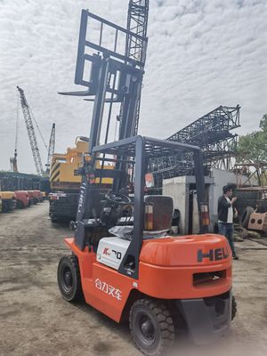 Camion elevatore a forchetta potente a motore diesel da 3 tonnellate con cambio laterale e lunghezza di forchetta di routine