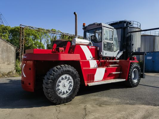 25 tonnellate di carrelli elevatori Kalmar usati con motore diesel a tre mastelli