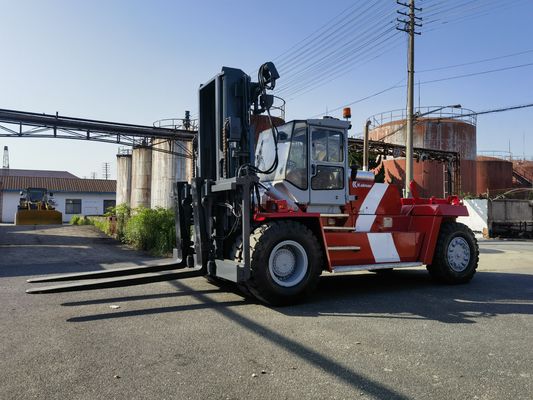 25 tonnellate di carrelli elevatori Kalmar usati con motore diesel a tre mastelli