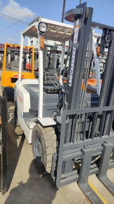 TCM FD25T3C sollevamento diesel 2.5 tonnellate carrello di seconda mano a Shanghai con motore diesel