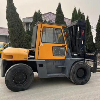 8 tonnellate di carrello elevatore TCM FD80 a Shanghai con dimensioni di routine e larghezza di forcella