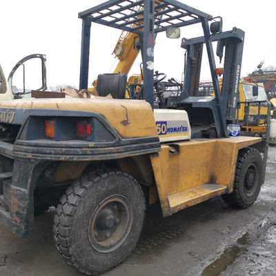 prodotto giapponese prodotto giapponese Komatsu 5 tonnellate carrelli elevatori FD50 5 tonnellate carrelli elevatori in Giappone