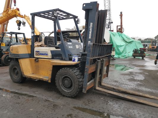 prodotto giapponese prodotto giapponese Komatsu 5 tonnellate carrelli elevatori FD50 5 tonnellate carrelli elevatori in Giappone