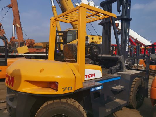 Potente motore diesel TCM FD70 7 tonnellate carrello elevatore a forchetta 80% con mastello a due fasi e cambio laterale