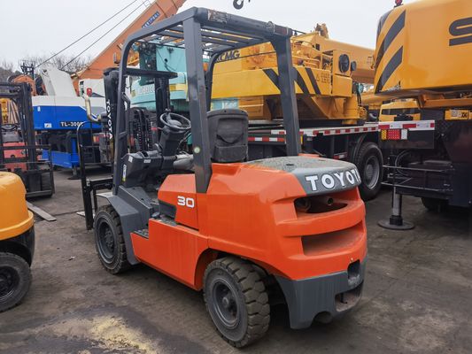 Affordable Used Toyota FD30 Forklift 3 tonnellate con cilindro medio e larghezza di forchetta