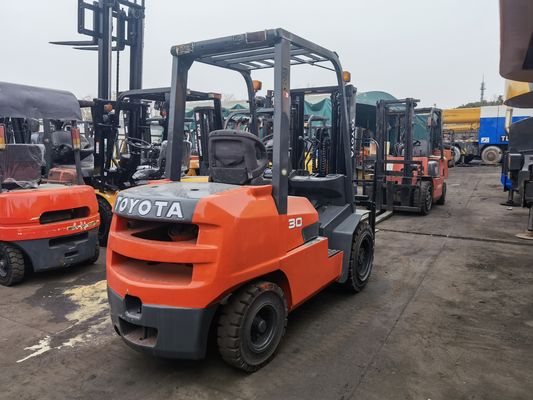 Affordable Used Toyota FD30 Forklift 3 tonnellate con cilindro medio e larghezza di forchetta