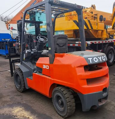 Affordable Used Toyota FD30 Forklift 3 tonnellate con cilindro medio e larghezza di forchetta