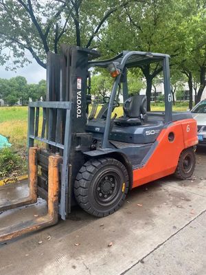 Toyota 8f50 carrello elevatore a 4 ruote usato 5 tonnellate carrello elevatore diesel per il trasporto in magazzino