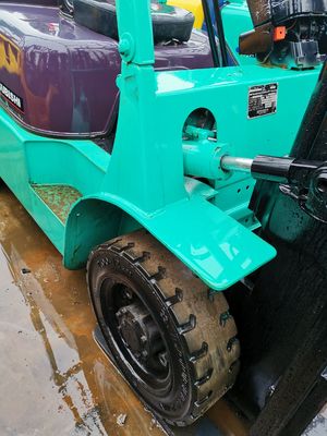 Mitsubishi usato 2.5 tonnellate carrello elevatore a Shanghai Perfetto per i negozi di materiali da costruzione
