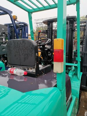 Mitsubishi usato 2.5 tonnellate carrello elevatore a Shanghai Perfetto per i negozi di materiali da costruzione