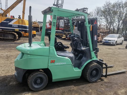Condizioni di lavoro stabili Mitsubishi di seconda mano FD30 da 3 tonnellate con larghezza di forcella 180 mm