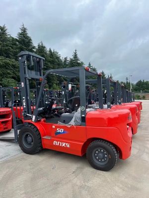 Potente carrello elevatore diesel CPCD35 da 3 tonnellate 3,5 tonnellate 5 tonnellate per terreni accidentati a Shanghai