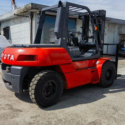 Giappone Isuzu Motore 7 Ton Toyota carrello elevatore con posizionatore di forcella e lunghezza di forcella di routine