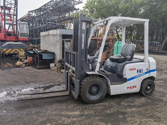 Forklift diesel TCM da 2,5 tonnellate usato FD25 con motore diesel di base nelle dimensioni di routine