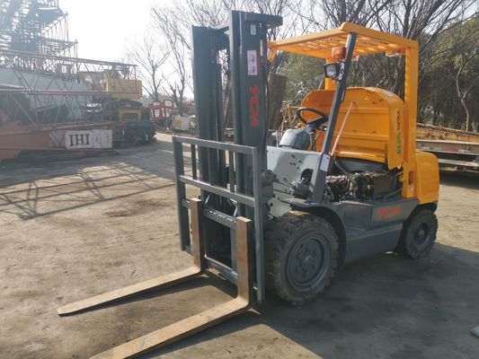 Camioni elevatori diesel di 3 tonnellate di produzione giapponese utilizzati TCM FD30 FD50 FD70 per officine di riparazione di macchine