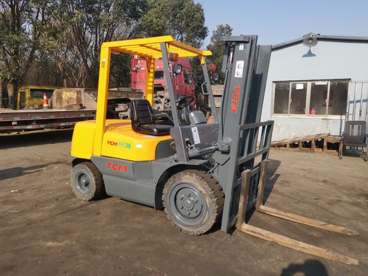 Potente TCM Telescopic Diesel FD30 T5 carrello elevatore 3 tonnellate 45 ritiro in riparazione macchine