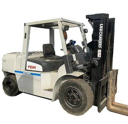 TCM FD50 carrello elevatore da 5 tonnellate con telaio a due porte e motore diesel