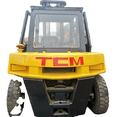 Camione elevatore forcolato TCM FD70Z8 con denti automatici e fonte di alimentazione del motore diesel a Shanghai