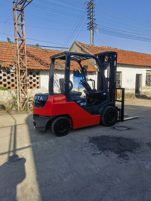 Peso KG 3000 kg Toyota Used forklift 3 tonnellate FD30 8f30 Giappone Originale per l'estrazione di energia