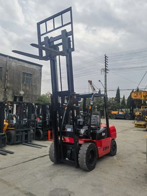 Perfetto stato Hangzhou A30 3 tonnellate mini carrello elevatore diesel per piccole imprese