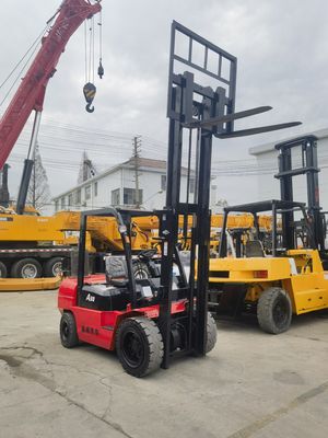 Perfetto stato Hangzhou A30 3 tonnellate mini carrello elevatore diesel per piccole imprese