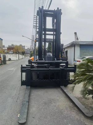 Peso KG 10000 kg Buone condizioni Tcm 10 tonnellate Camione elevatore FD100 Stacker usato Originale Giappone