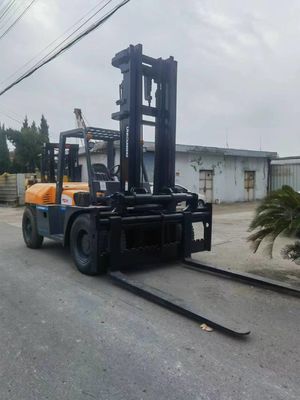 Peso KG 10000 kg Buone condizioni Tcm 10 tonnellate Camione elevatore FD100 Stacker usato Originale Giappone