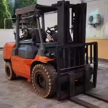 Toyota FD50 usato carrello elevatore da 5 tonnellate con 5000 kg di peso e buon lavoro in buone condizioni