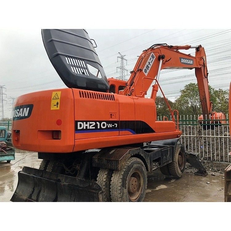 2020 Used Doosan DH210W-7 Escavatori Escavatori a ruote dalla Corea Motore originale Doosan