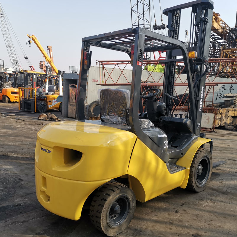 Giappone Komatsu FD30-16 FD25 FD30T-16 FD30 2.5 tonnellate 3 tonnellate 5 tonnellate carrelli elevatori diesel