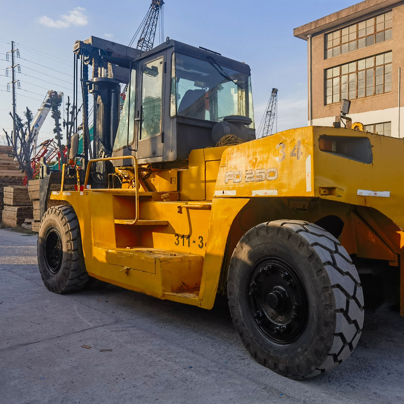 TCM FD250 giapponese da 25 tonnellate, carrello diesel usato per la movimentazione dei materiali