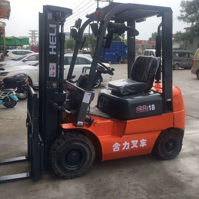 1800 kg HELI CPCD18 usato 1.8 tonnellate carrello elevatore diesel con cambio laterale in ottime condizioni