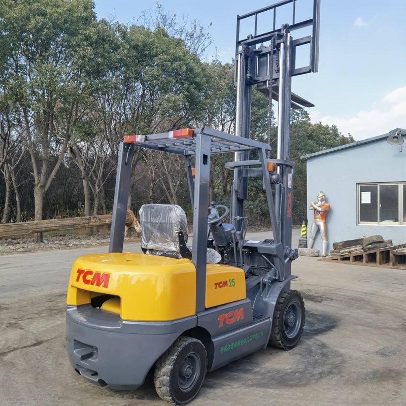 2.5 tonnellate di carrello elevatore TCM FD25T5 Usato carrello elevatore di 2,5 tonnellate con dimensioni generali standard