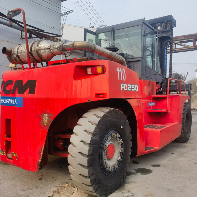 Camion a pinza di 6 m di altezza TCM FD250 25 tonnellate di motore diesel con carrello elevatore laterale a Shanghai